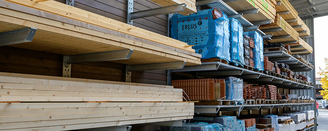 estante cantilever com telhado