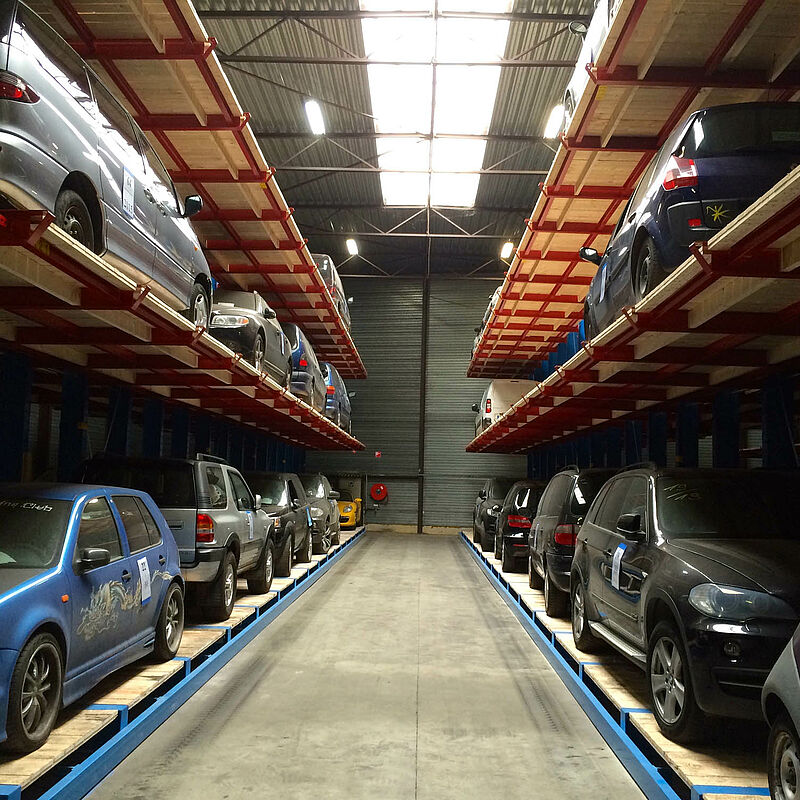 Cantilever racking system for storing cars