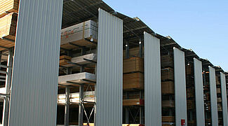 estante cantilever com teto